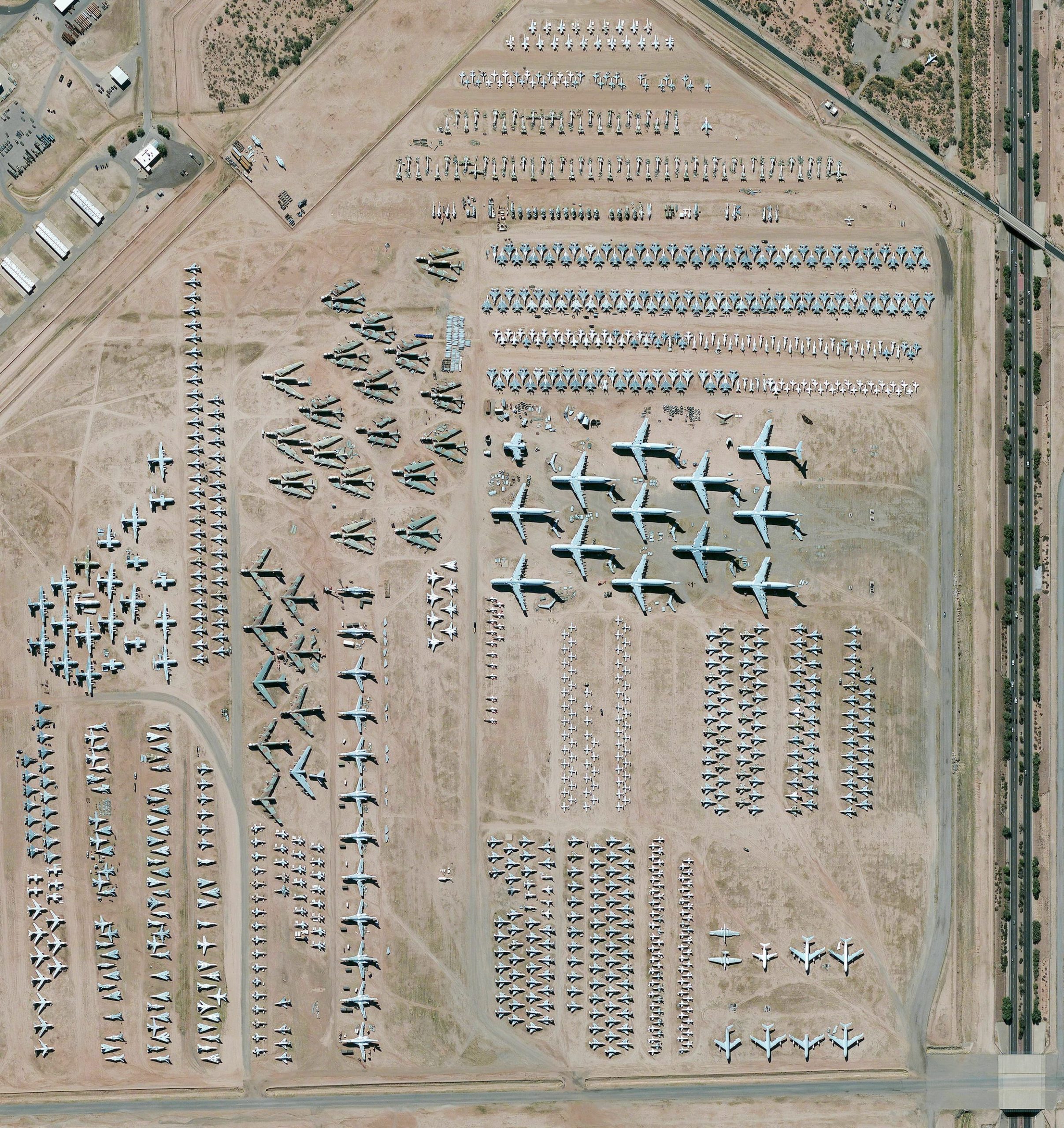 01-davis-monthan-air-force-base-aircraft-boneyard-min