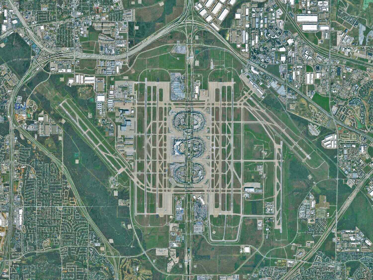 The world's 15 busiest airports on satellite images