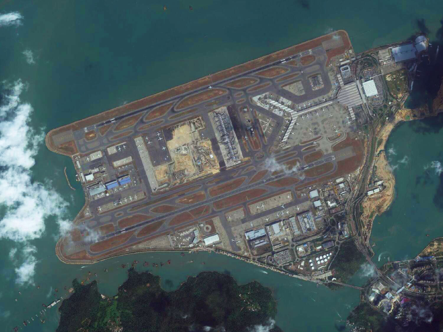 The world's 15 busiest airports on satellite images